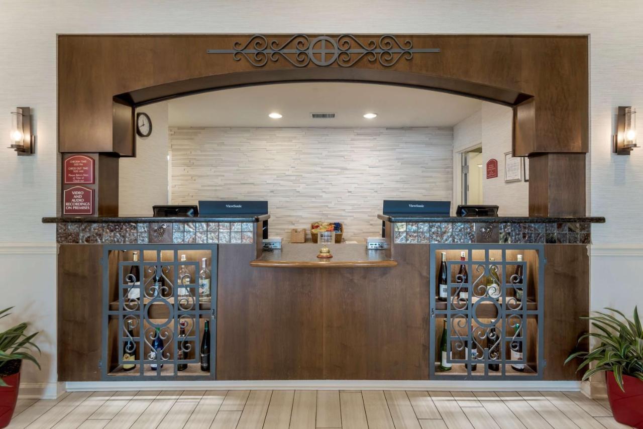 Best Western PLUS Vineyard Inn&Suites Penn Yan Exterior foto
